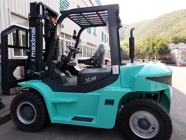 xe-forklift-maximal-diesel-5-7-tan-04.jpg
