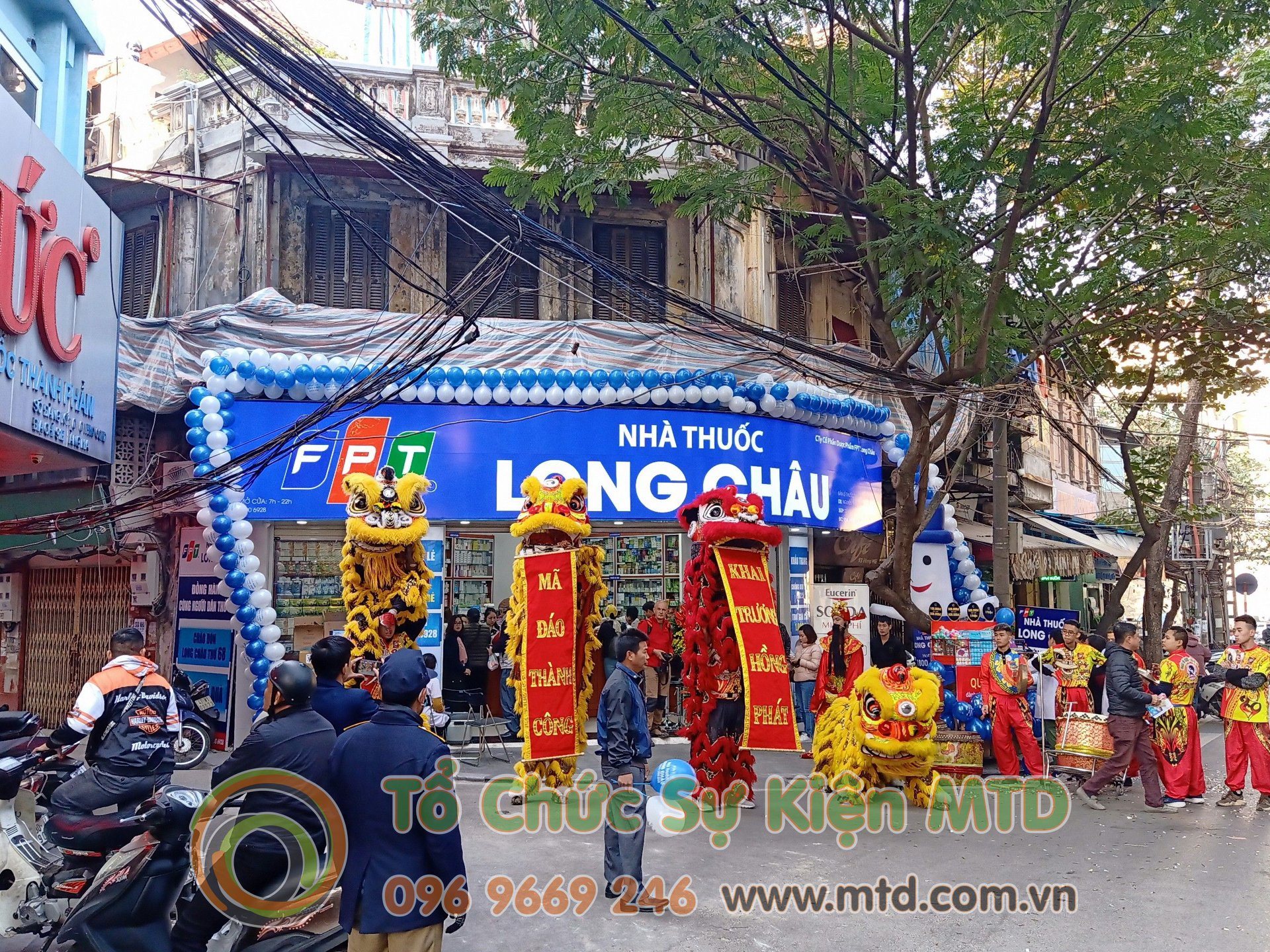 road-show-long-chau-hang-ma-1.jpg