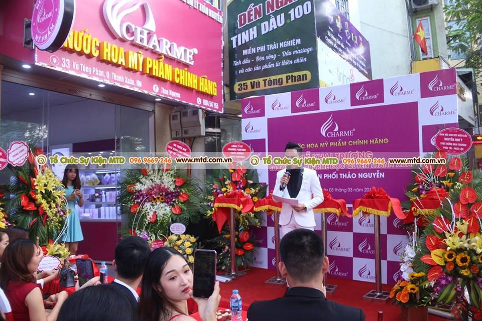khai-truong-showroom-charme-2.jpg