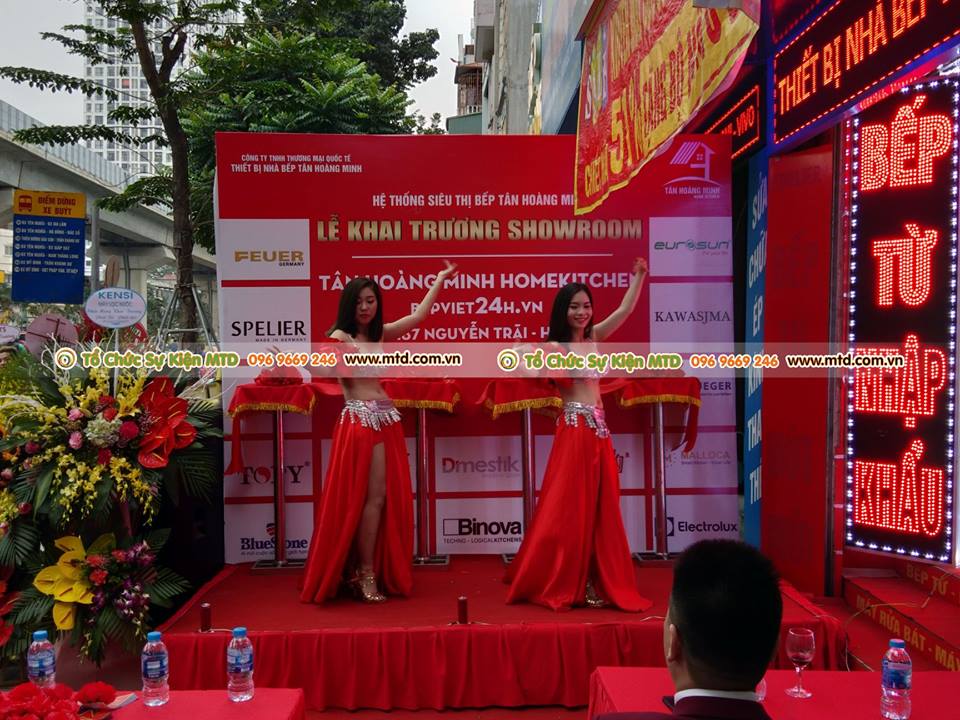 khai-truong-bep-tan-hoang-minh-3.jpg