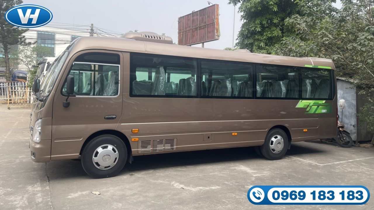 Không gian xe rộng phù hợp gia đình và đoàn đông người