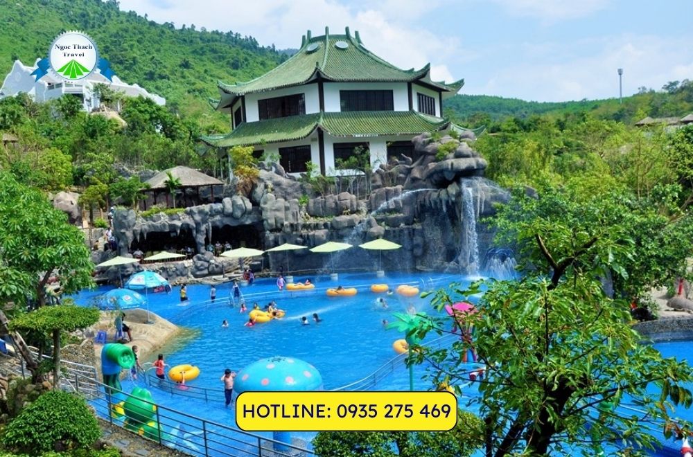 Đến Công viên Suối khoáng nóng Núi Thần Tài, bạn không chỉ đi chơi mà còn được “spa” toàn thân giữa thiên nhiên trong lành