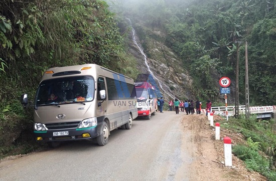 kinh-nghiem-thue-xe-du-lich-24-cho-1.jpg