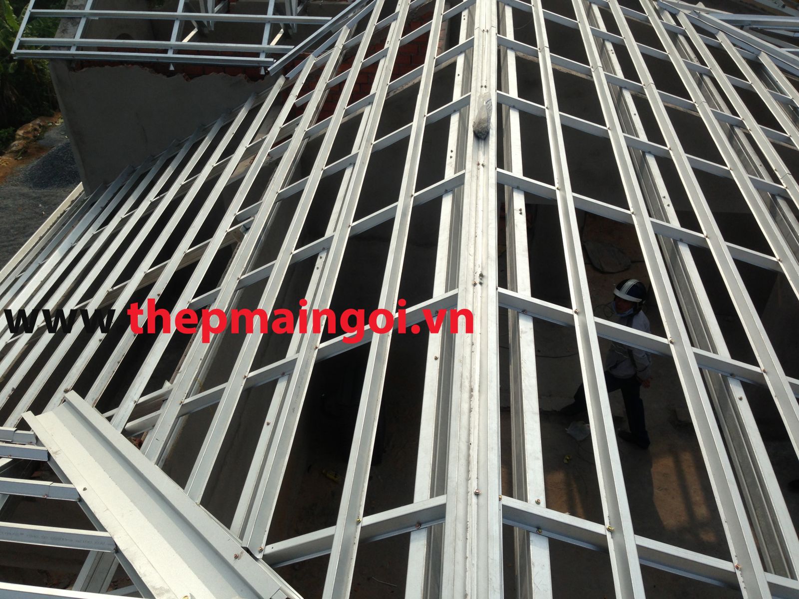 khung-keo-thep-mai-ngoi-gptruss.JPG